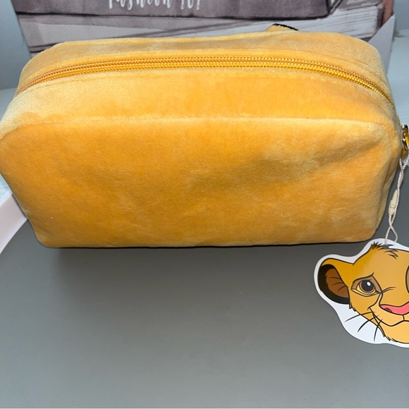 Disney Lion King Simba Pouch - Picture 3 of 5